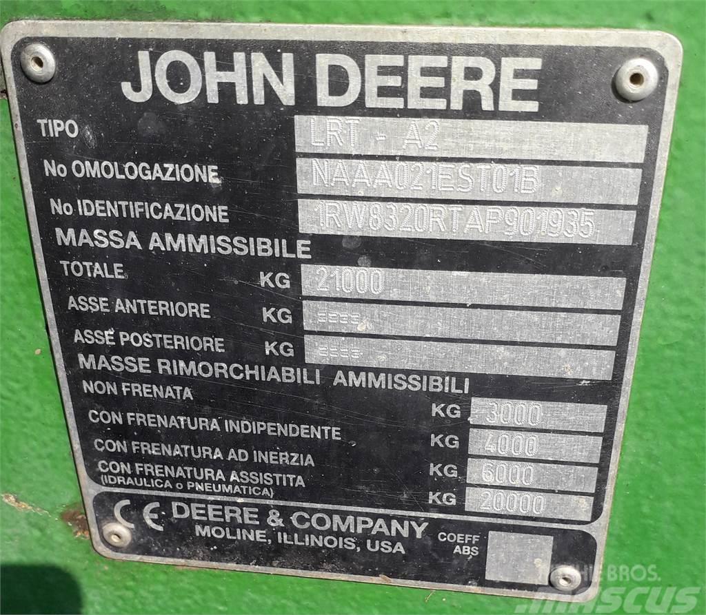John Deere 8320 RT Traktorji
