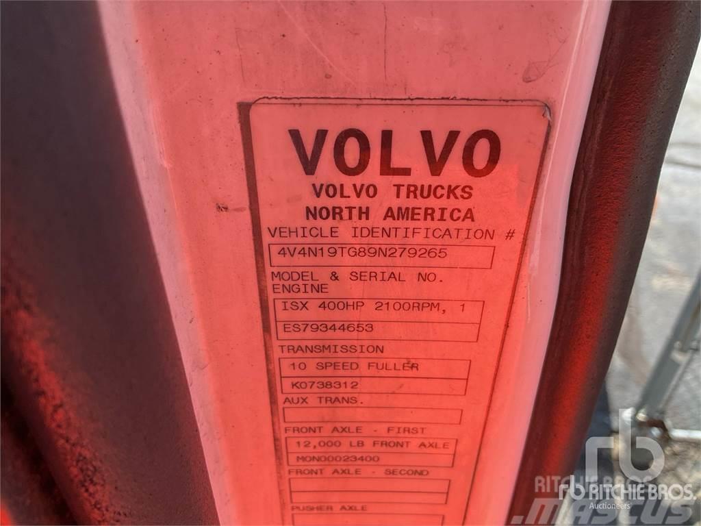 Volvo VNL42T Vlačilci