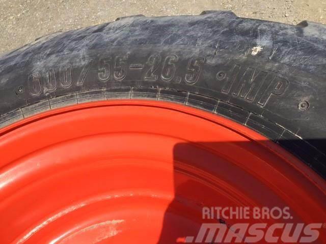  MISCELLANEOUS TYRES (PAIR) Other agricultural machines