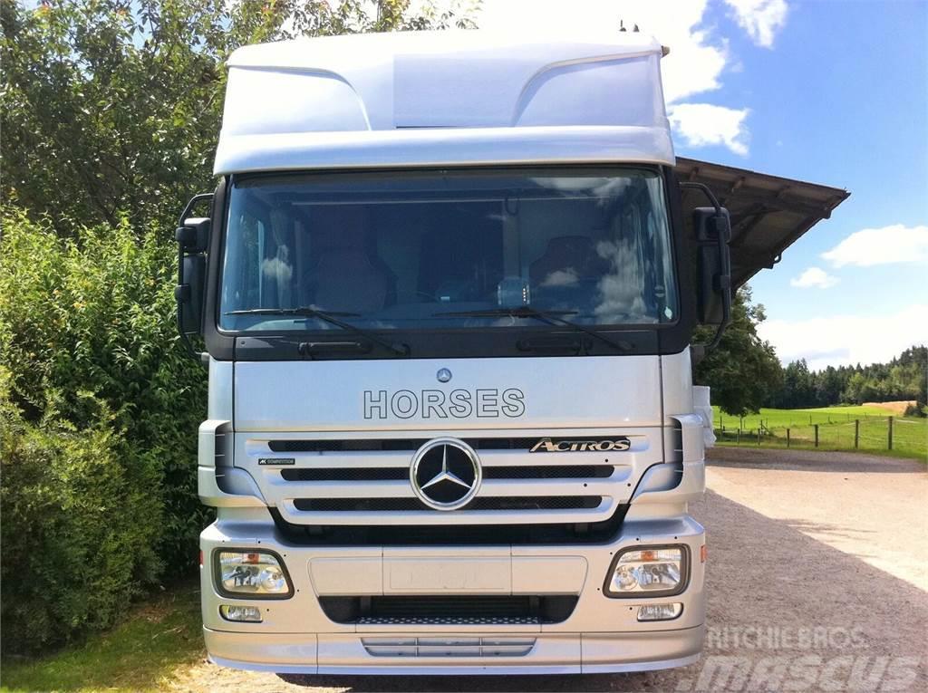 Mercedes-Benz Actros Horse transporter Tovornjaki za prevoz živine