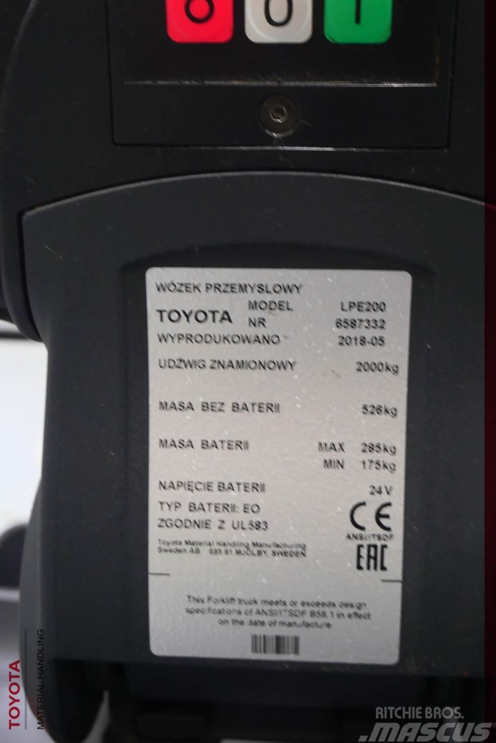 Toyota LPE200 Električni nizko dvižni viličar s stojiščem