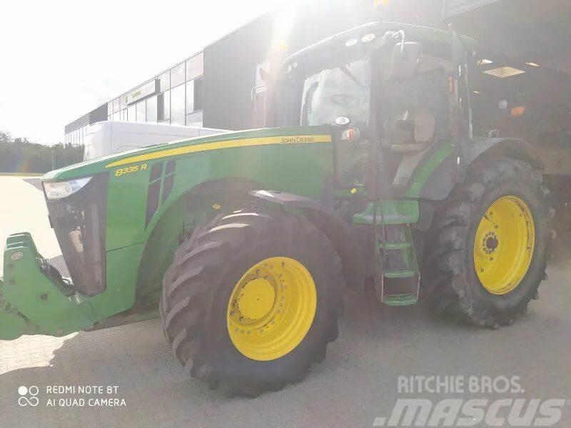 John Deere 8335 R Traktorji