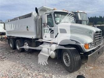 Mack GRANITE CV713