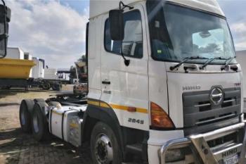 Hino 700