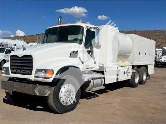 Mack GRANITE CV713