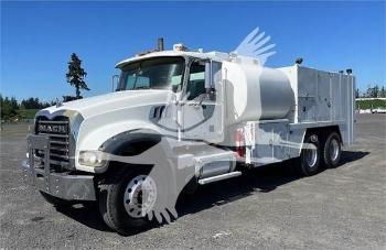 Mack GRANITE GU713