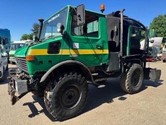 Unimog 424 **BITUMTANK-GOUDRONEUSE**