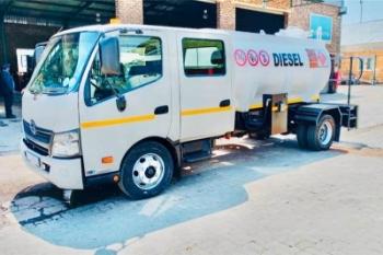Hino 300 815 Crew Cab