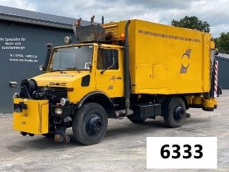 Unimog 427/21 Schienenreiniger