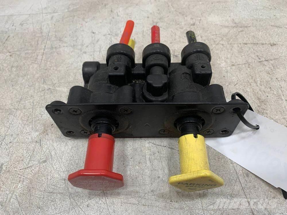 Sterling A9500 Transport - drugo