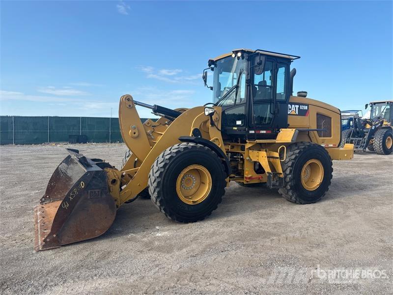 CAT 926M Kolesni nakladalci