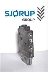 Deutz-Fahr Agrotron 6180 TTV Remote control valve