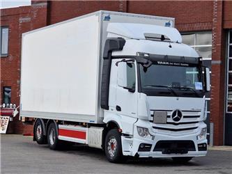 Mercedes-Benz Actros 2551 Streamspace 6x2 - Box with side doors