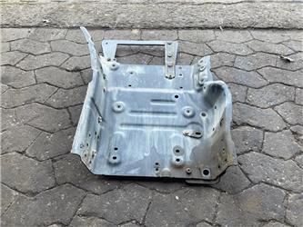 Scania SCANIA STEP WELL PLATE, RIGHT NGS 2554008