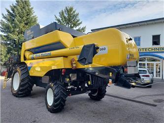 New Holland CSX7060 Laterale