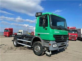 Mercedes-Benz 1832 for containers 4x4,semiautomatic vin 262