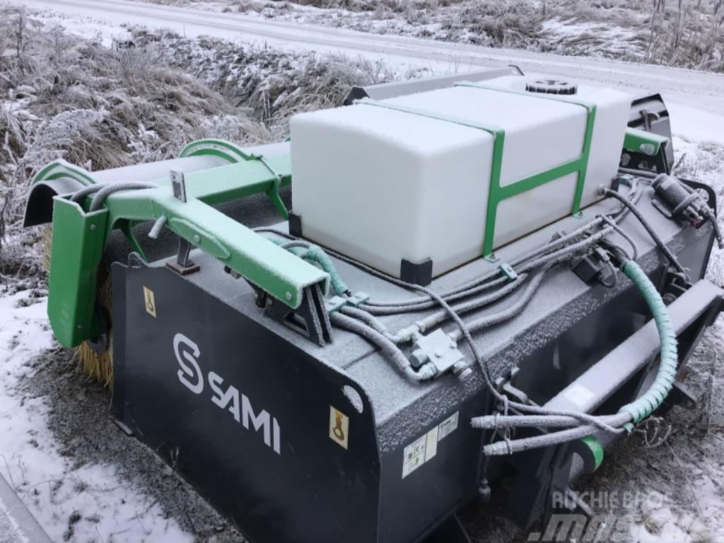  Kauhaharja K 2000 vesityksellä Drugi stroji za cesto in sneg