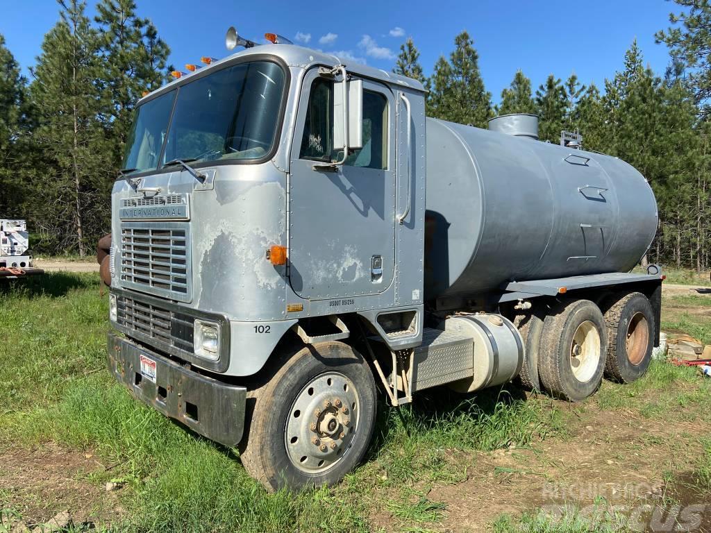 International COF-9670 water truck Tovornjaki za vodo