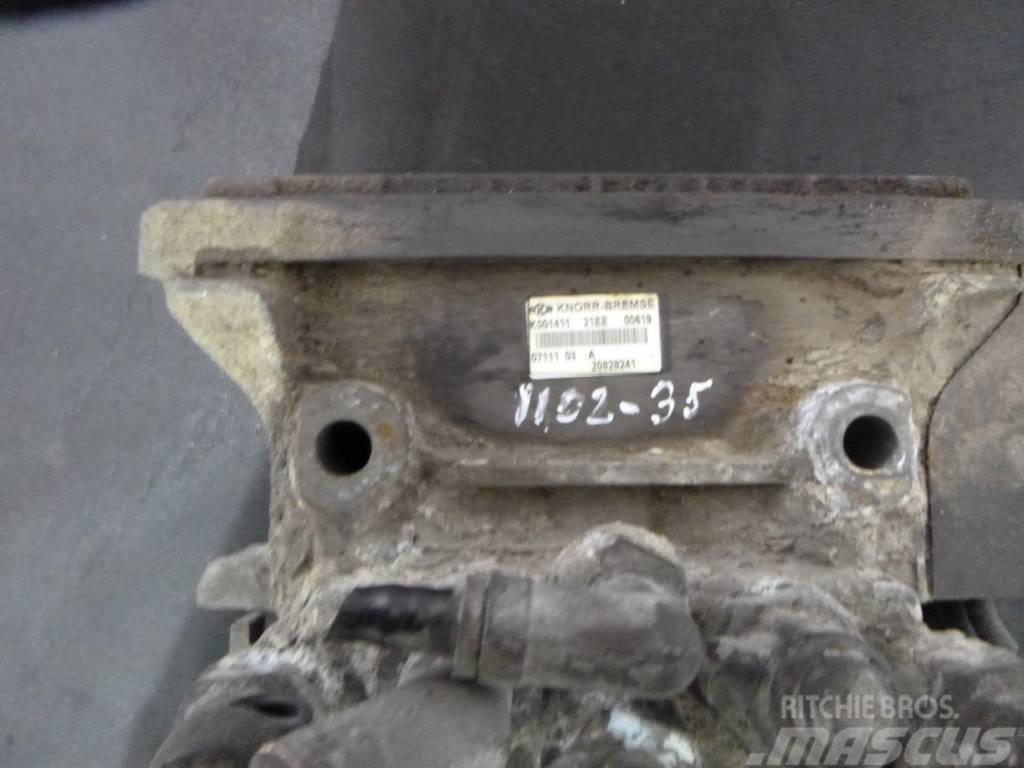 Volvo FH13 Stove radiator 1772726 Motorji