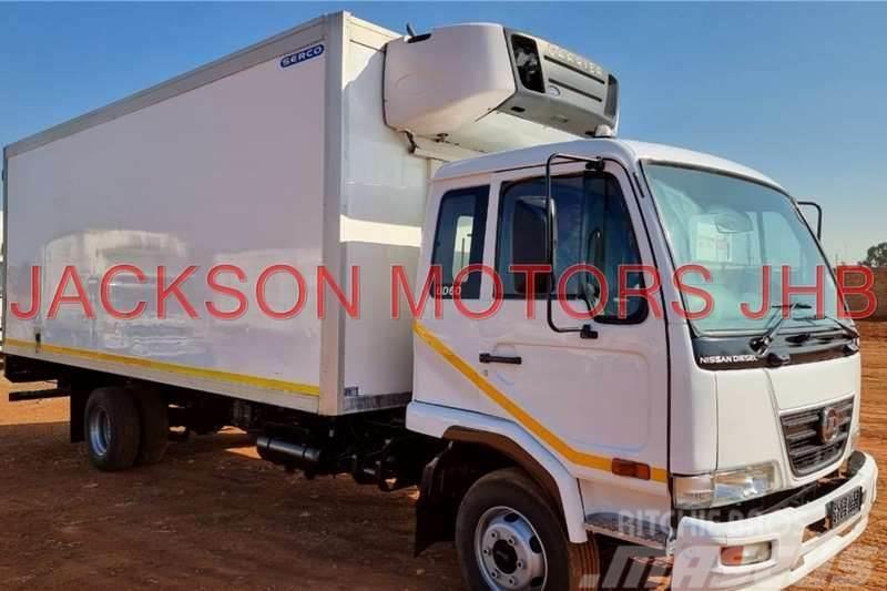 Nissan UD60 WITH INSULATED BODY AND CARRIER FRIDGE UNIT Drugi tovornjaki