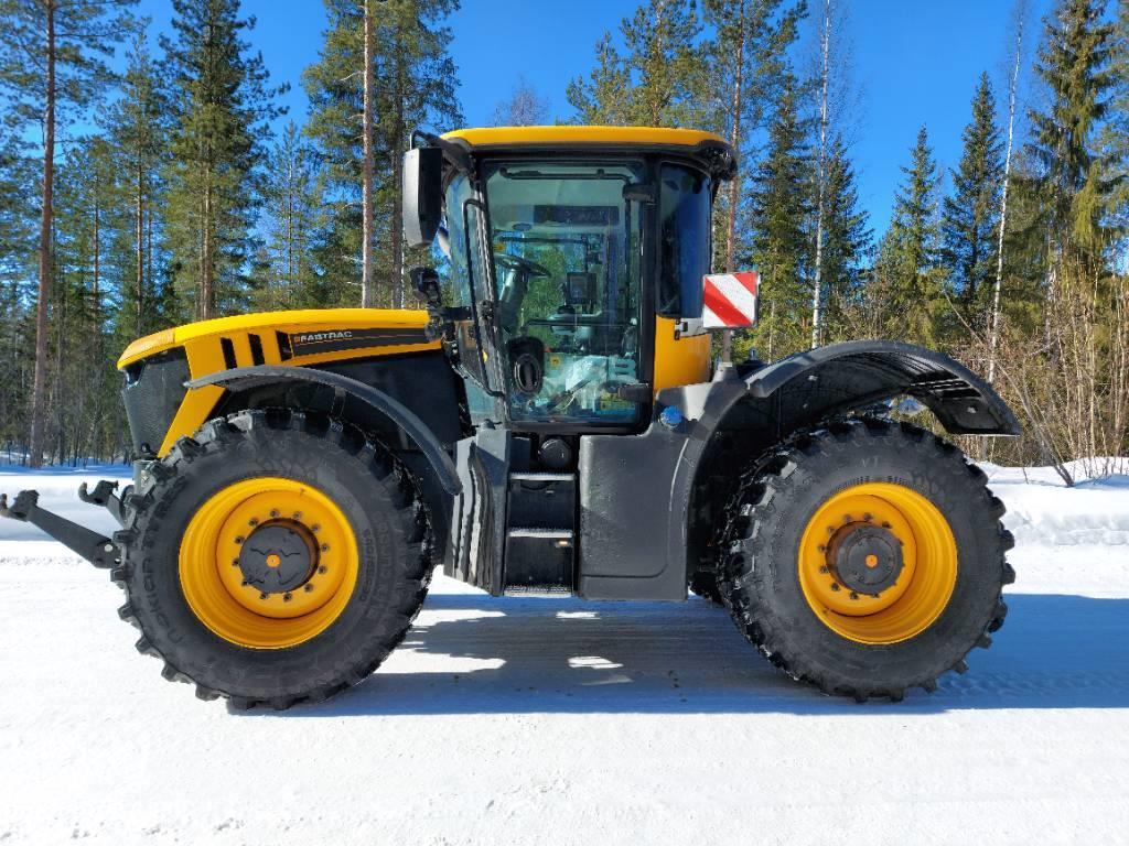 JCB Fastrac 4220 Nordic Edition Traktorji