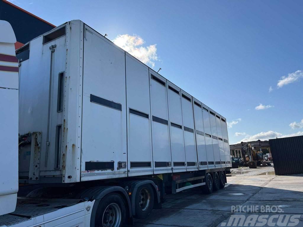 Schmitz Cargobull NKS SCB S3B BOX L=13682 mm Polprikolice za prevoz živine