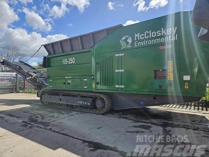 McCloskey Environmental ES250 Drobilci lesa