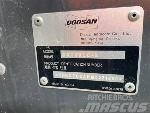Doosan DX300 LC-5 Bagri goseničarji