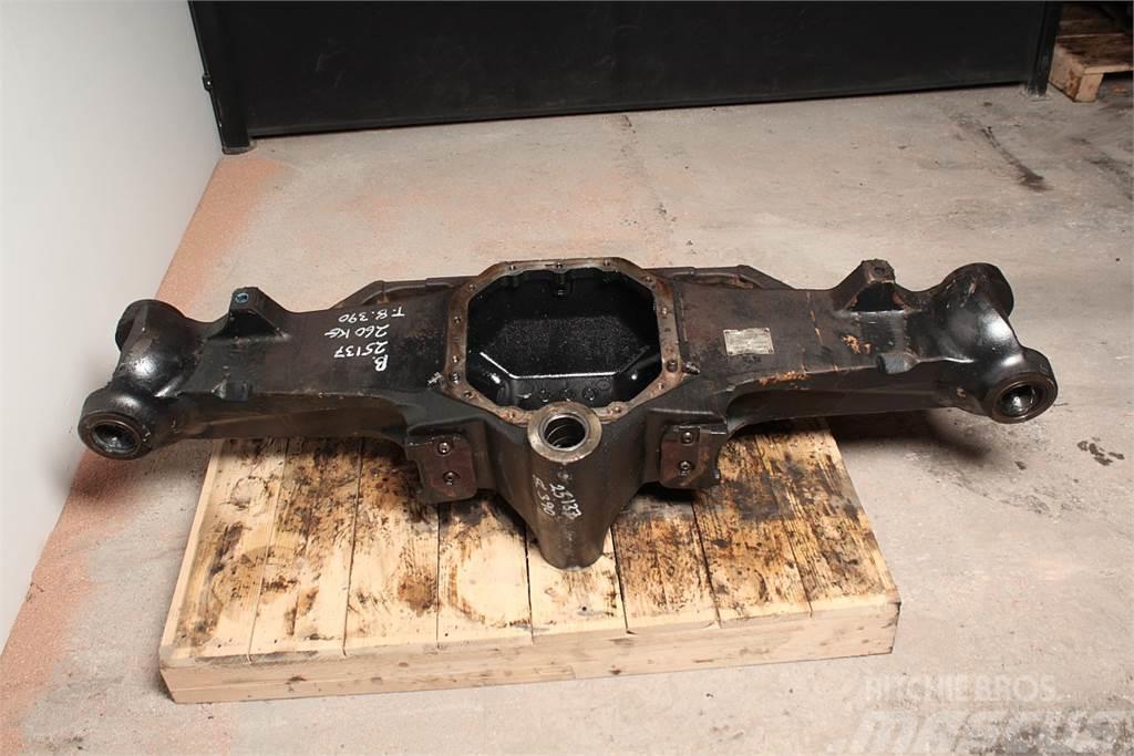 New Holland T8.390 Front axle house Menjalnik