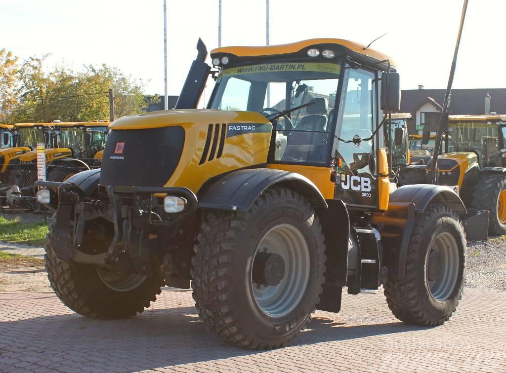 JCB 3200 Traktorji