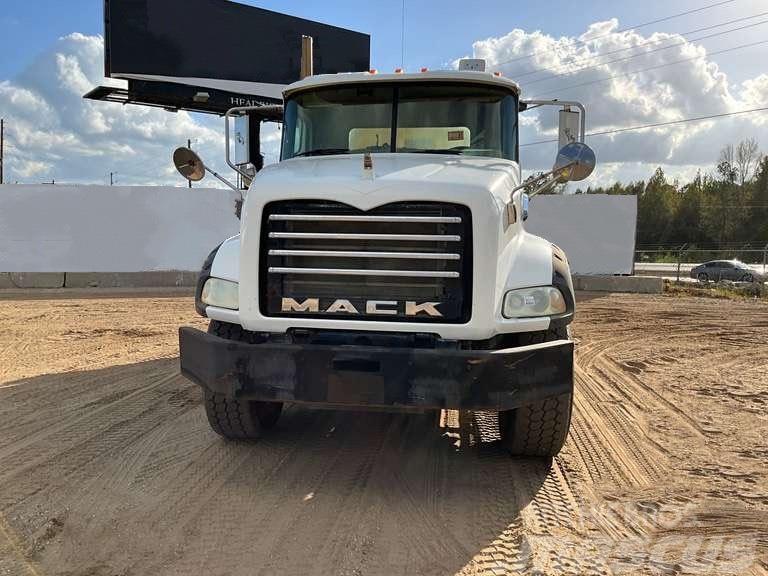 Mack GU 800 Drugi tovornjaki