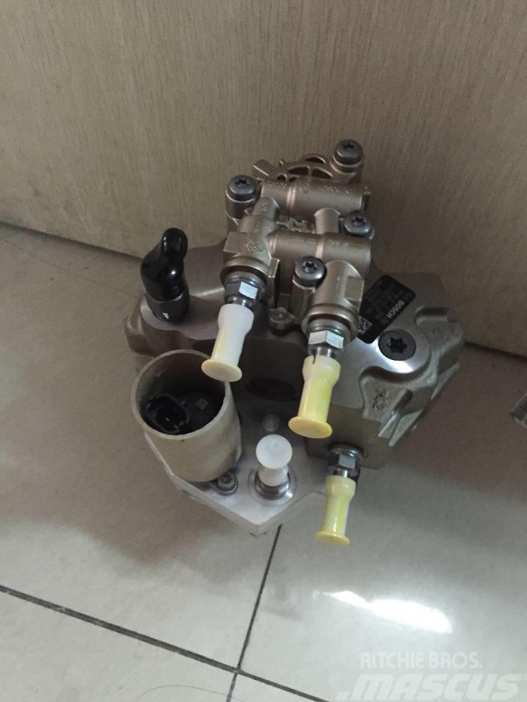 Komatsu PC200-8 fuel injection pump 6754-71-1012 Nakladalne žlice