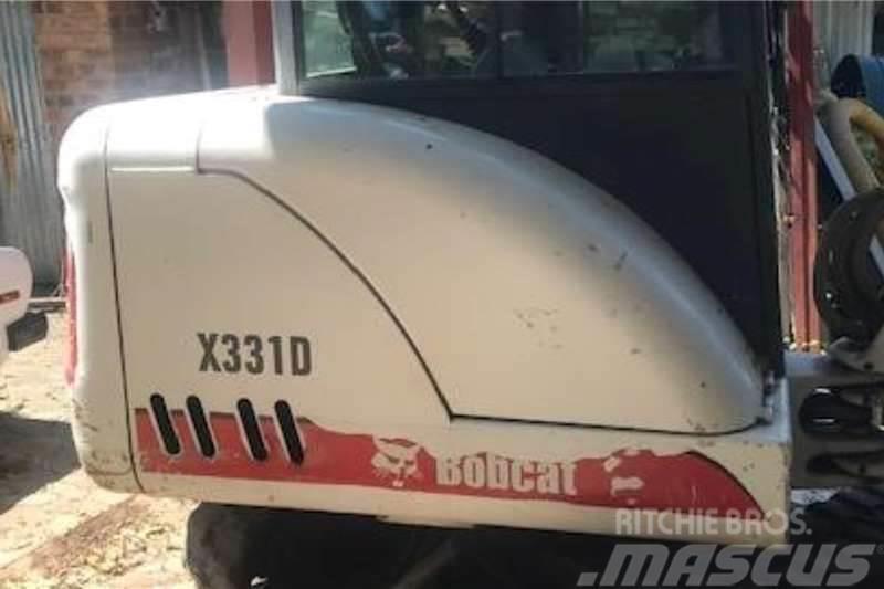 Bobcat X331D 3.1 Ton Excavator Traktorji