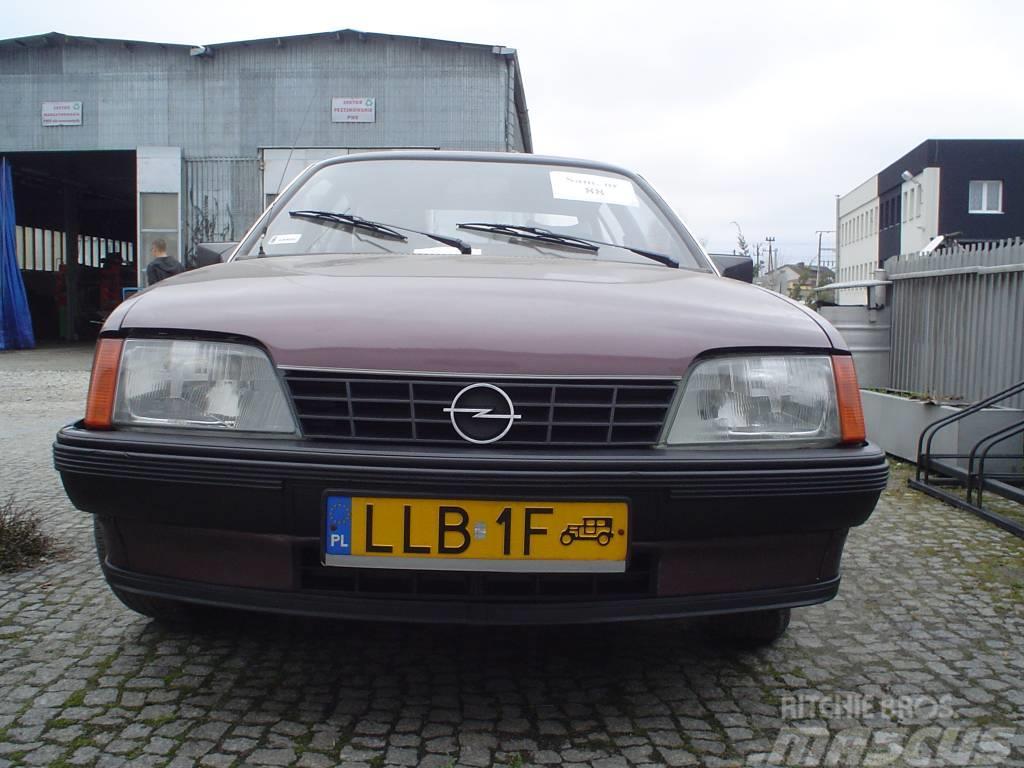 Opel Rekord ZABYTKOWY Avtomobili