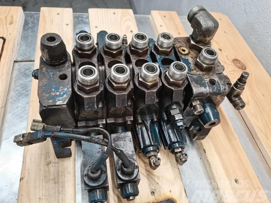 New Holland LM 5080 {hydraulic valves Rexroth ASX01} Hidravlika