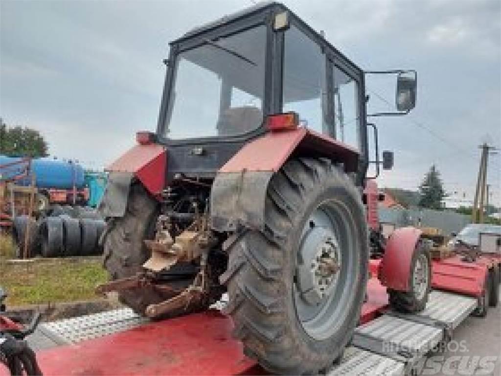Belarus 820 Traktorji