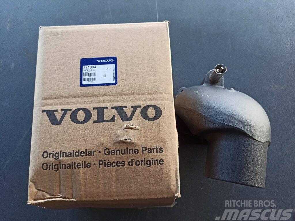 Volvo EXHAUST PIPE 831834 Motorji