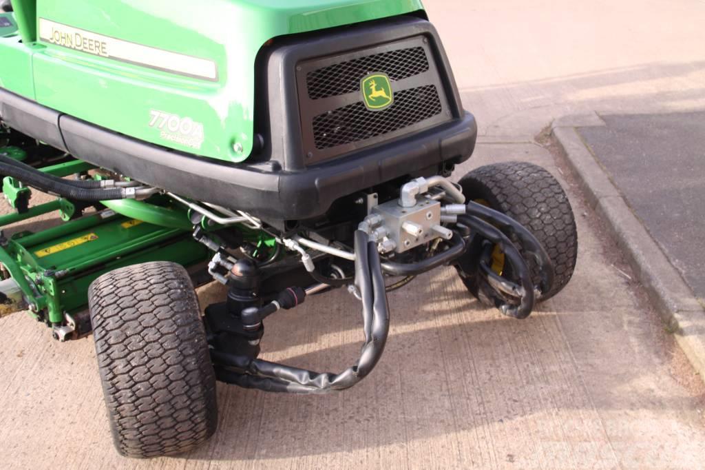 John Deere 7700A Fairway mower Vrtni traktor kosilnice