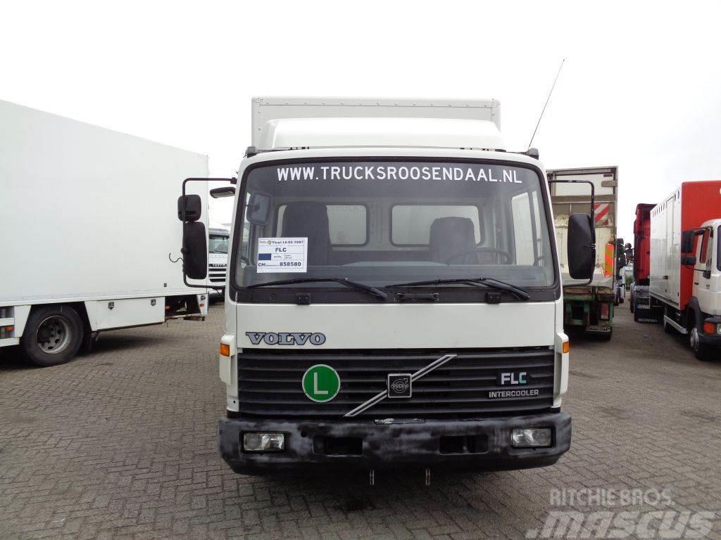 Volvo FLC + Manual + Horse transport Tovornjaki za prevoz živine