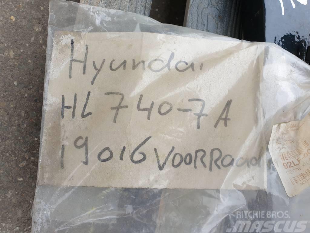 Hyundai HL740-7A bucket linkage Podvozje in vzmetenje