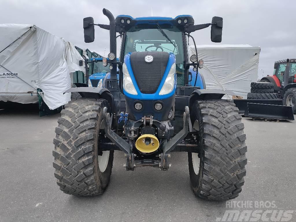 New Holland T 7.210 AC Traktorji