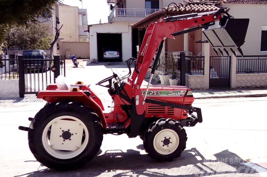 Kubota L1-255 4WD WITH LOADER Traktorji