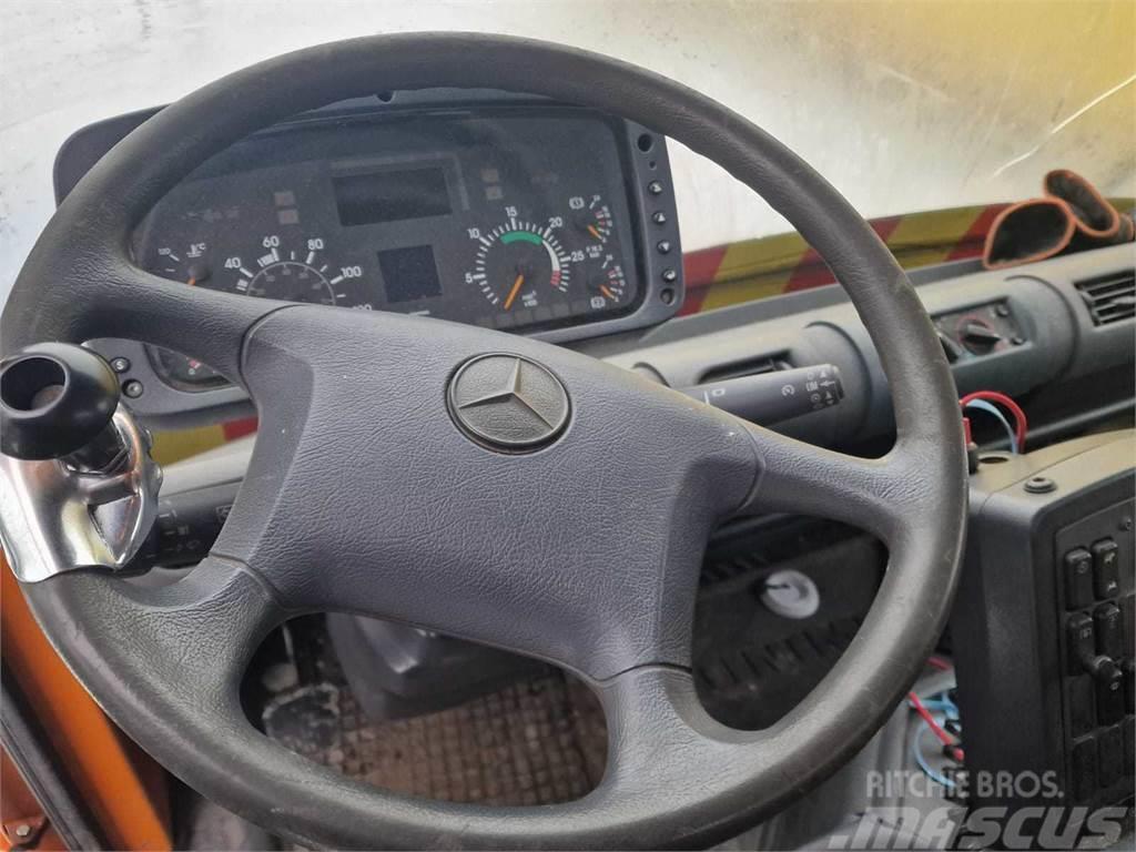 Mercedes-Benz UNIMOG U300 4X4 Tovornjaki s kesonom/platojem