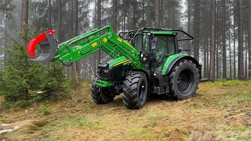 John Deere 6120M UVV Forstschlepper Gozdarski traktorji