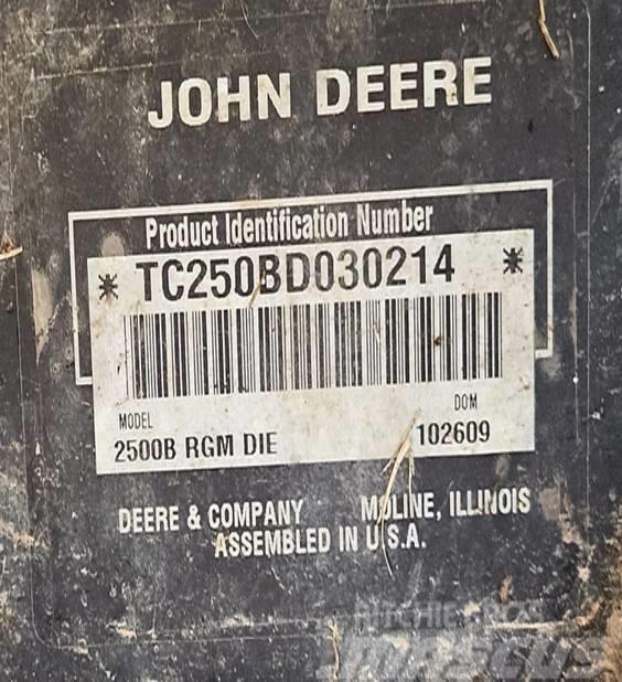John Deere 2500 B PrecisionCut Vrtni traktor kosilnice