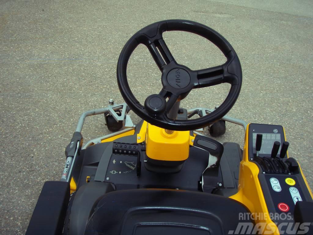 Stiga Park 740 IOX med C110 pro quick flip Vrtni traktor kosilnice