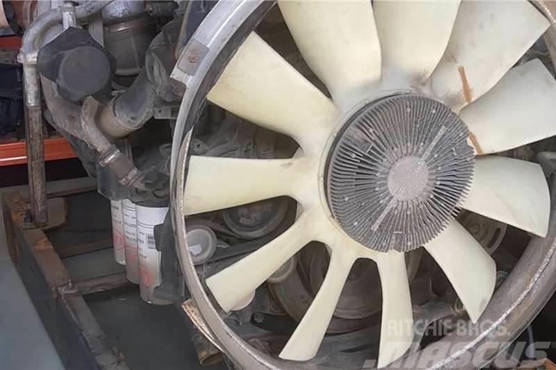Nissan 2015 NissanÂ  UD Quon 400HP Used Engine Drugi tovornjaki