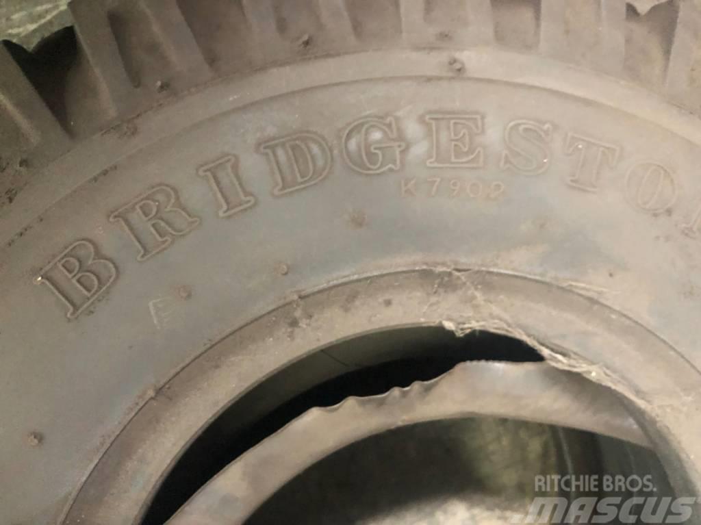 Bridgestone 21x8-9 Gume, kolesa in platišča