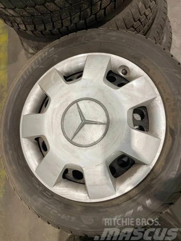 Bridgestone *Mercedes deksels met banden*205/55R16 Gume, kolesa in platišča