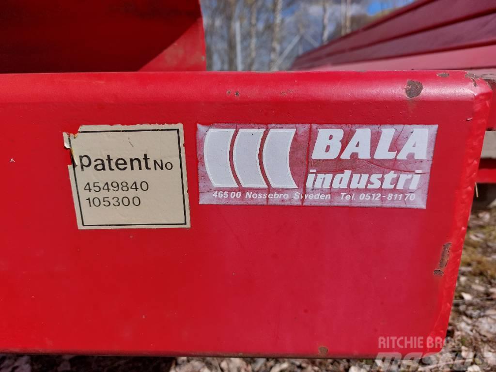Bala Paalinkeräysvaunu Druga oprema za žetev krme